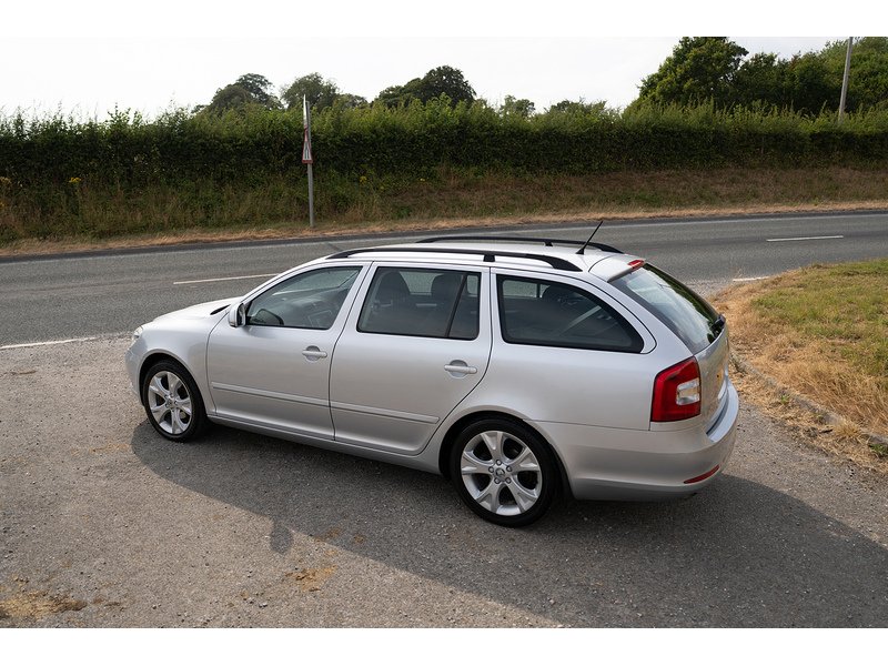 Skoda 1.6 MPI SE Estate 5dr Petrol Manual Euro 5 (102 ps)
