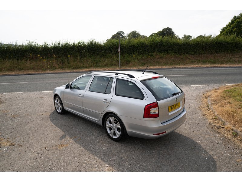 Skoda 1.6 MPI SE Estate 5dr Petrol Manual Euro 5 (102 ps)