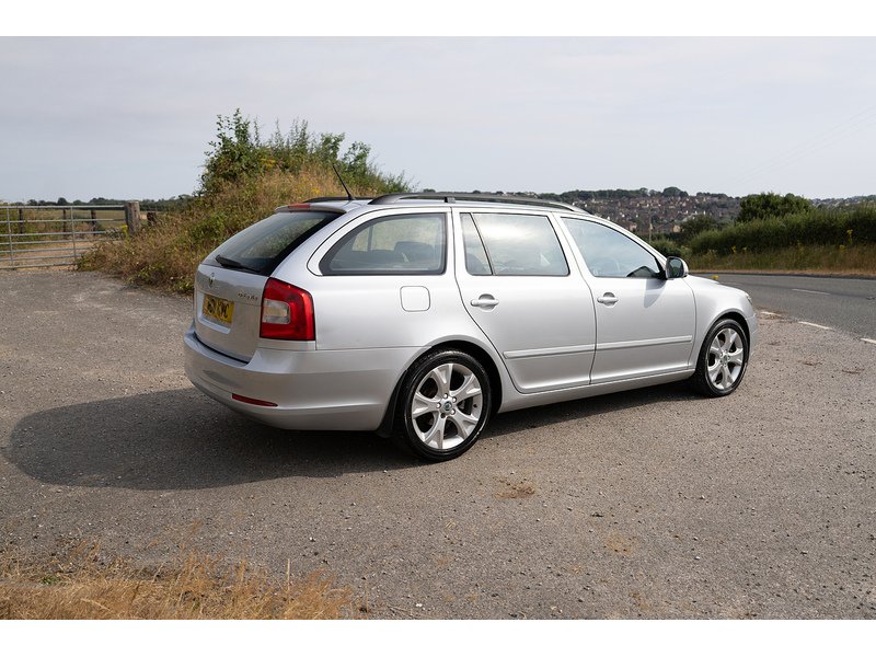 Skoda 1.6 MPI SE Estate 5dr Petrol Manual Euro 5 (102 ps)