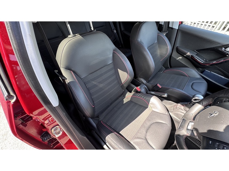 Peugeot 1.2 PureTech GPF GT Line Hatchback 5dr Petrol Manual Euro 6 (s/s) (110 ps)
