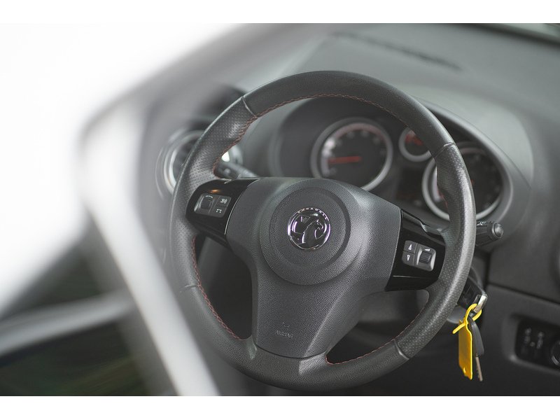 Vauxhall 1.4 16V SRi Hatchback 3dr Petrol Manual Euro 5 (100 ps)