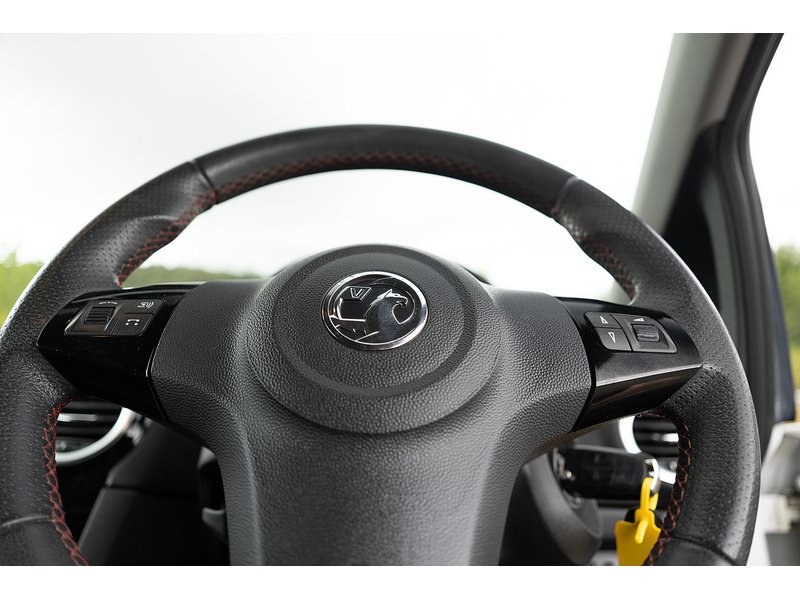 Vauxhall 1.4 16V SRi Hatchback 3dr Petrol Manual Euro 5 (100 ps)