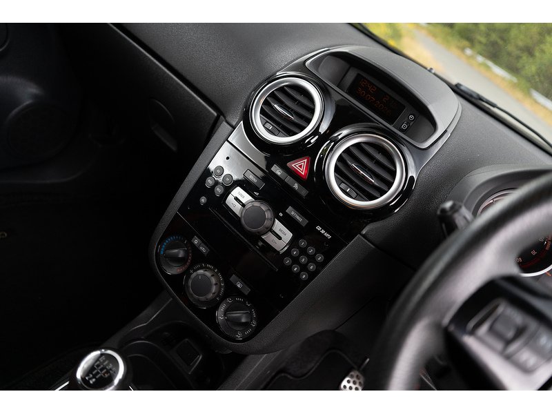 Vauxhall 1.4 16V SRi Hatchback 3dr Petrol Manual Euro 5 (100 ps)