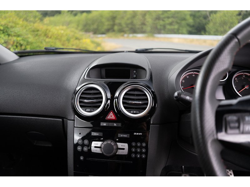 Vauxhall 1.4 16V SRi Hatchback 3dr Petrol Manual Euro 5 (100 ps)