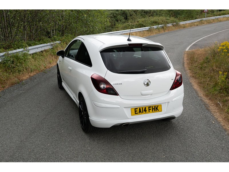 Vauxhall 1.4 16V SRi Hatchback 3dr Petrol Manual Euro 5 (100 ps)
