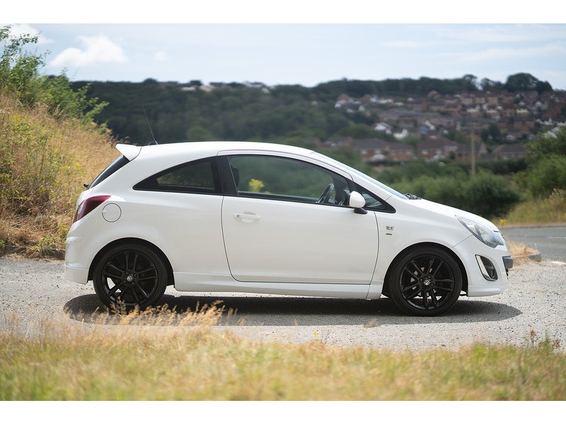 Vauxhall 1.4 16V SRi Hatchback 3dr Petrol Manual Euro 5 (100 ps)