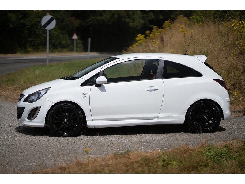 Vauxhall 1.4 16V SRi Hatchback 3dr Petrol Manual Euro 5 (100 ps)