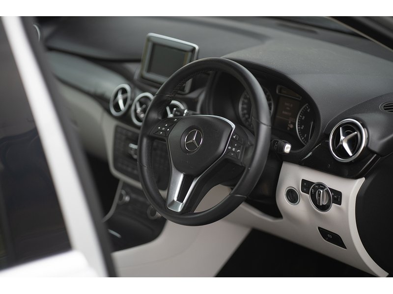 Mercedes-Benz 1.6 B180 BlueEfficiency SE MPV 5dr Petrol 7G-DCT Euro 5 (s/s) (122 ps)