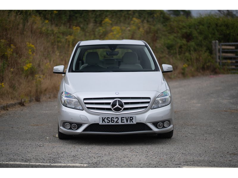 Mercedes-Benz 1.6 B180 BlueEfficiency SE MPV 5dr Petrol 7G-DCT Euro 5 (s/s) (122 ps)