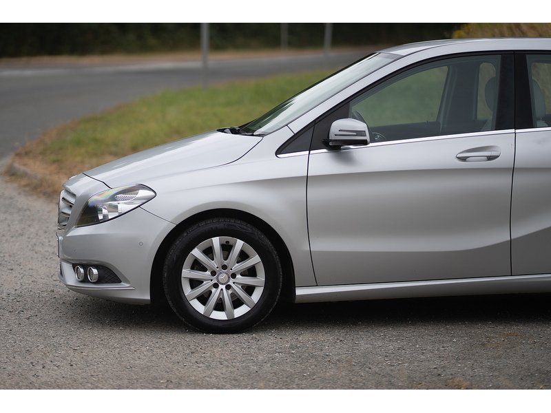 Mercedes-Benz 1.6 B180 BlueEfficiency SE MPV 5dr Petrol 7G-DCT Euro 5 (s/s) (122 ps)