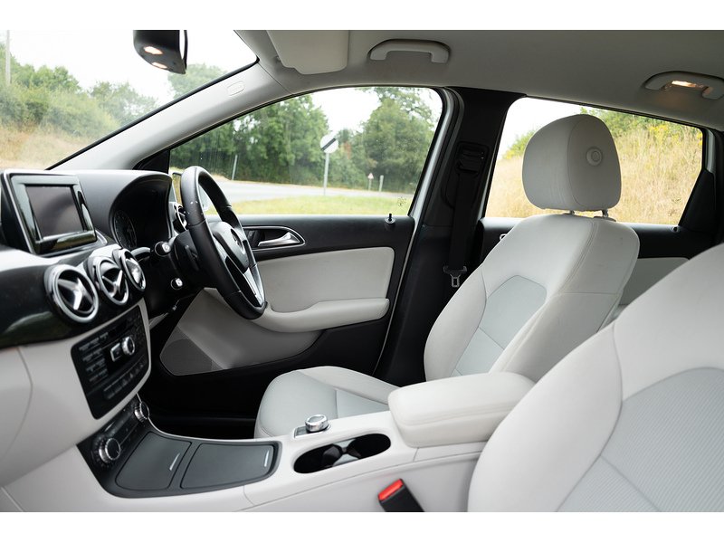 Mercedes-Benz 1.6 B180 BlueEfficiency SE MPV 5dr Petrol 7G-DCT Euro 5 (s/s) (122 ps)