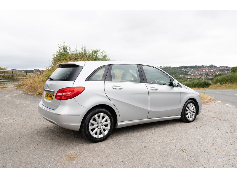 Mercedes-Benz 1.6 B180 BlueEfficiency SE MPV 5dr Petrol 7G-DCT Euro 5 (s/s) (122 ps)