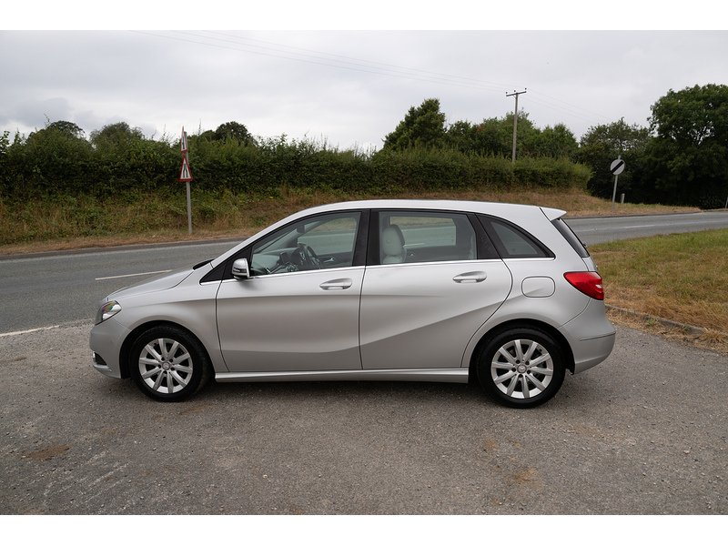 Mercedes-Benz 1.6 B180 BlueEfficiency SE MPV 5dr Petrol 7G-DCT Euro 5 (s/s) (122 ps)