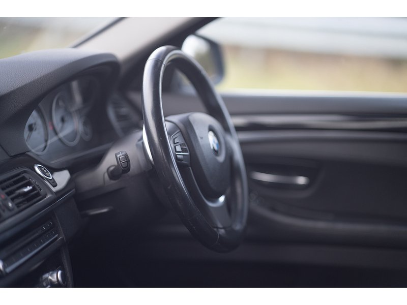 BMW 2.0 520d SE Saloon 4dr Diesel Steptronic Euro 5 (184 ps)