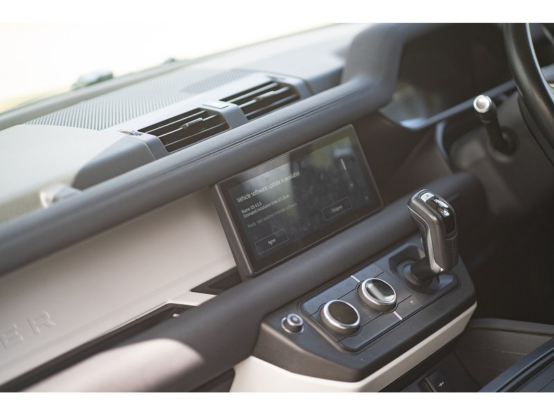 Land Rover 3.0 D200 MHEV S SUV 3dr Diesel Auto 4WD Euro 6 (s/s) (200 ps)