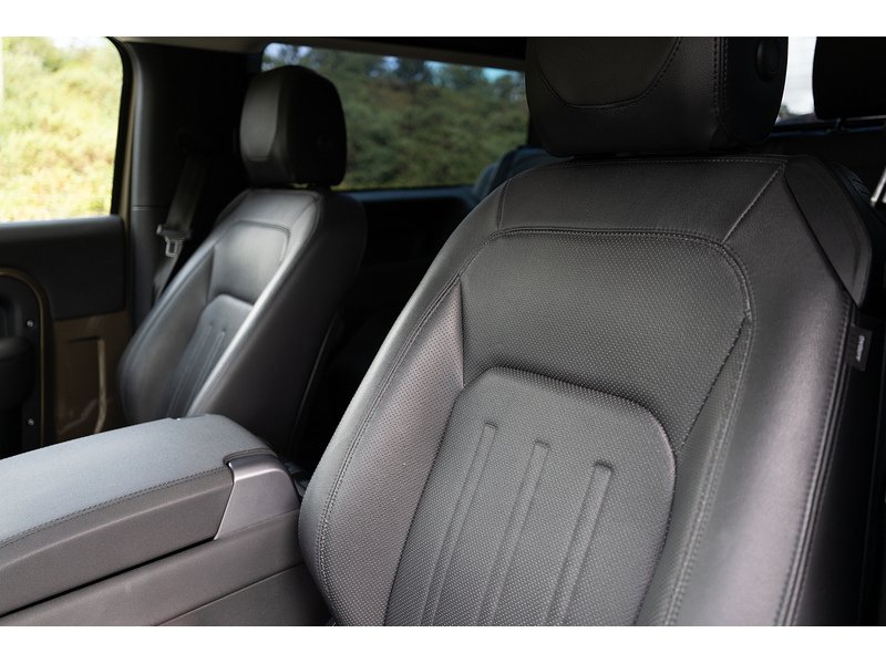 Land Rover 3.0 D200 MHEV S SUV 3dr Diesel Auto 4WD Euro 6 (s/s) (200 ps)