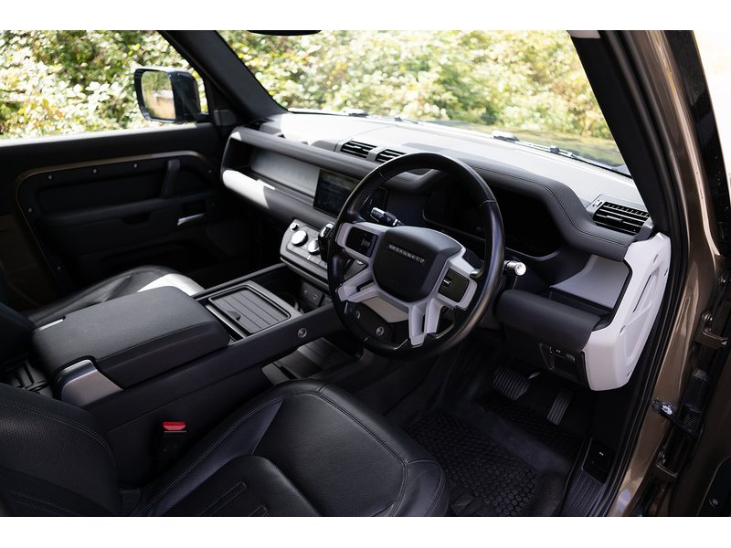Land Rover 3.0 D200 MHEV S SUV 3dr Diesel Auto 4WD Euro 6 (s/s) (200 ps)