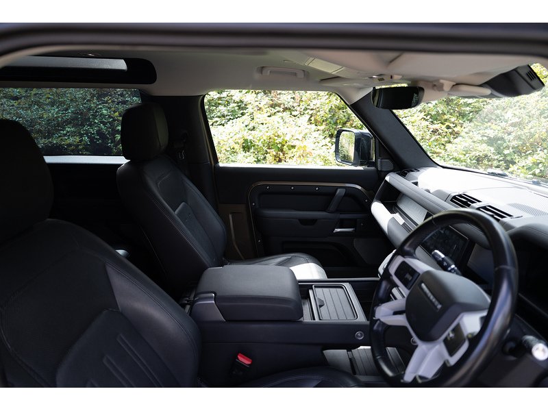 Land Rover 3.0 D200 MHEV S SUV 3dr Diesel Auto 4WD Euro 6 (s/s) (200 ps)