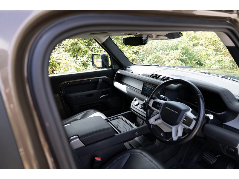 Land Rover 3.0 D200 MHEV S SUV 3dr Diesel Auto 4WD Euro 6 (s/s) (200 ps)