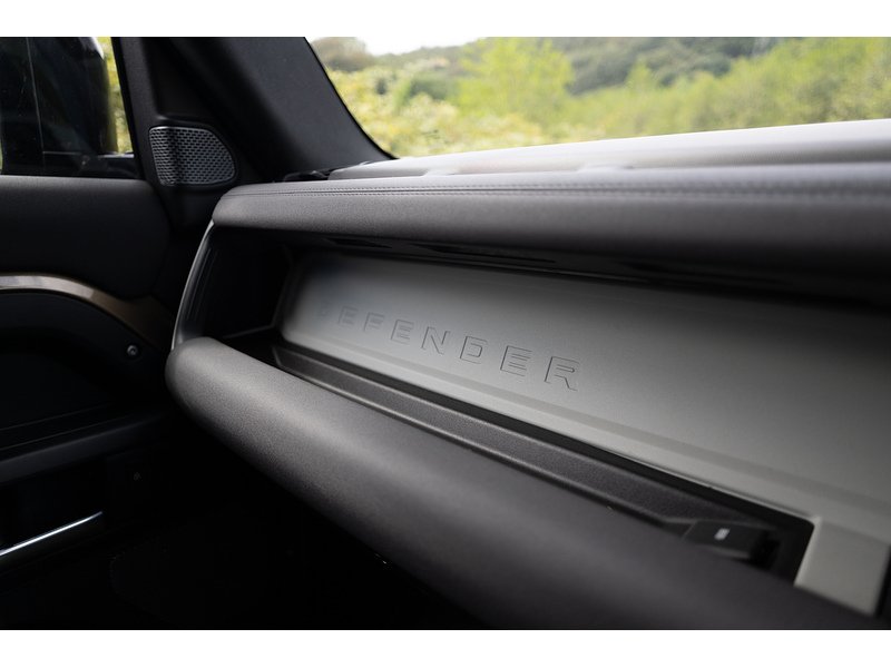 Land Rover 3.0 D200 MHEV S SUV 3dr Diesel Auto 4WD Euro 6 (s/s) (200 ps)