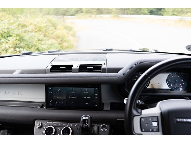 Land Rover 3.0 D200 MHEV S SUV 3dr Diesel Auto 4WD Euro 6 (s/s) (200 ps)