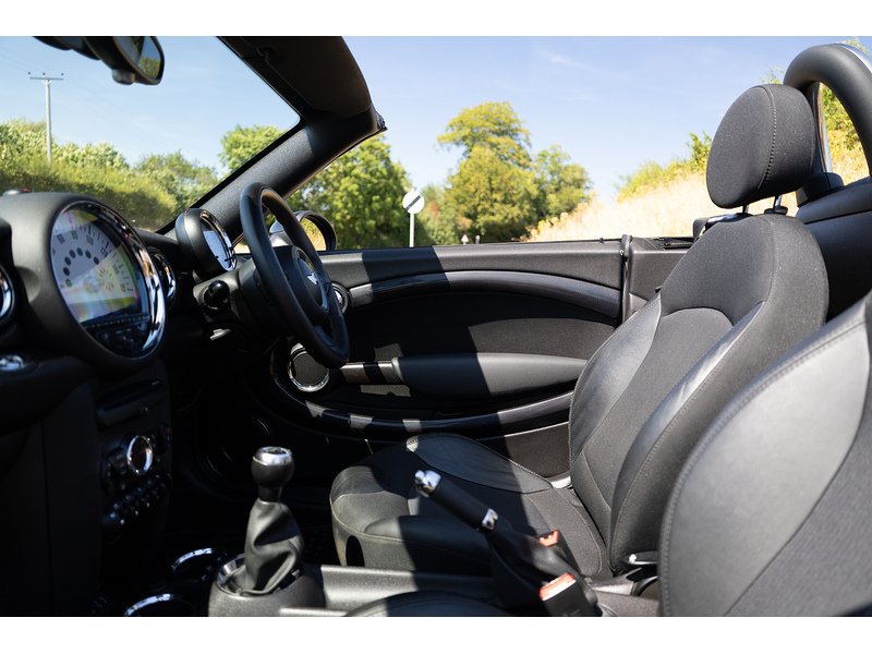 MINI 2.0 Cooper SD Convertible 2dr Diesel Manual Euro 5 (s/s) (143 ps)