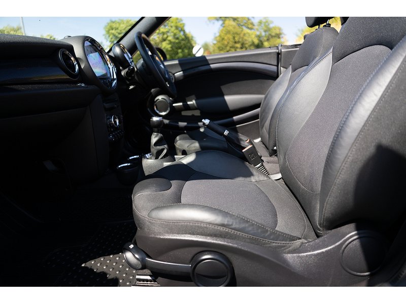 MINI 2.0 Cooper SD Convertible 2dr Diesel Manual Euro 5 (s/s) (143 ps)