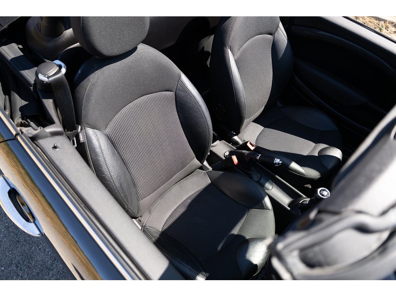MINI 2.0 Cooper SD Convertible 2dr Diesel Manual Euro 5 (s/s) (143 ps)