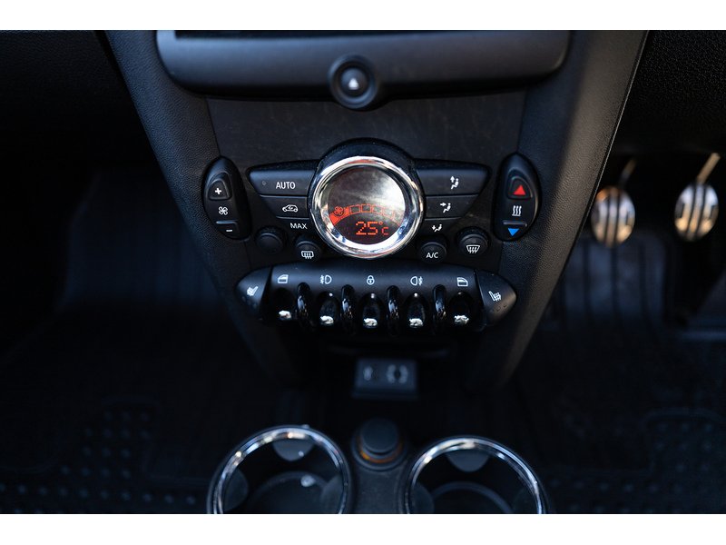 MINI 2.0 Cooper SD Convertible 2dr Diesel Manual Euro 5 (s/s) (143 ps)