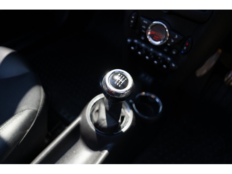 MINI 2.0 Cooper SD Convertible 2dr Diesel Manual Euro 5 (s/s) (143 ps)