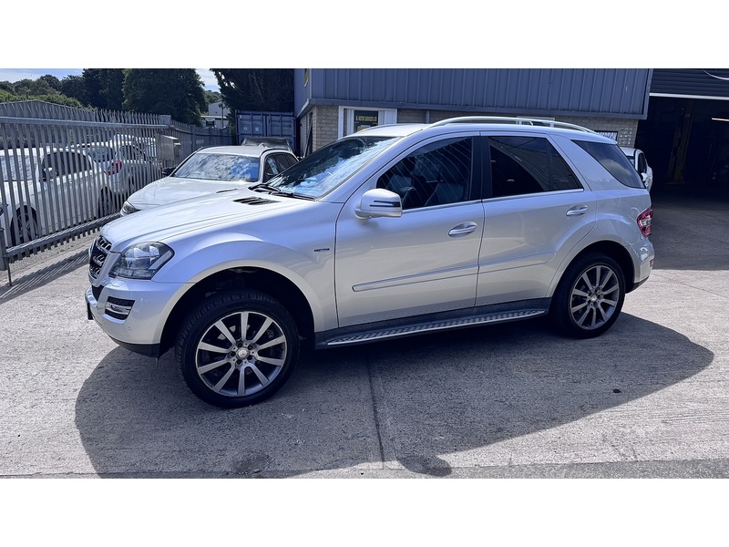 Mercedes-Benz 3.0 ML350 CDI V6 BlueEfficiency Grand Edition SUV 5dr Diesel G-Tronic 4WD Euro 5 (231 ps)
