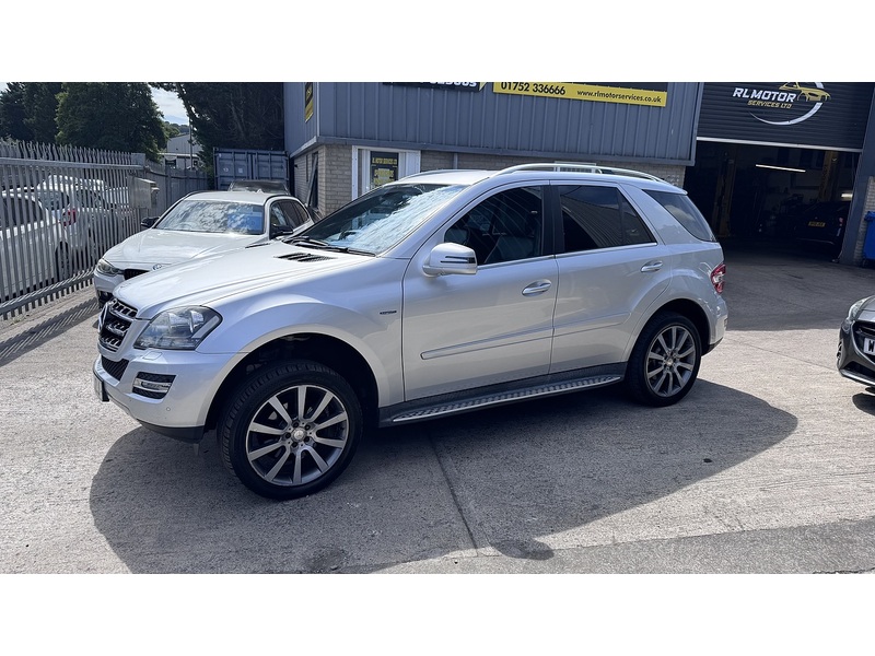 Mercedes-Benz 3.0 ML350 CDI V6 BlueEfficiency Grand Edition SUV 5dr Diesel G-Tronic 4WD Euro 5 (231 ps)