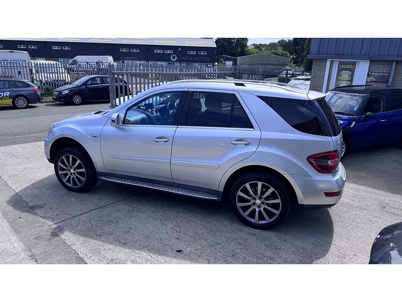 Mercedes-Benz 3.0 ML350 CDI V6 BlueEfficiency Grand Edition SUV 5dr Diesel G-Tronic 4WD Euro 5 (231 ps)