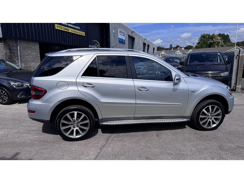 Mercedes-Benz 3.0 ML350 CDI V6 BlueEfficiency Grand Edition SUV 5dr Diesel G-Tronic 4WD Euro 5 (231 ps)