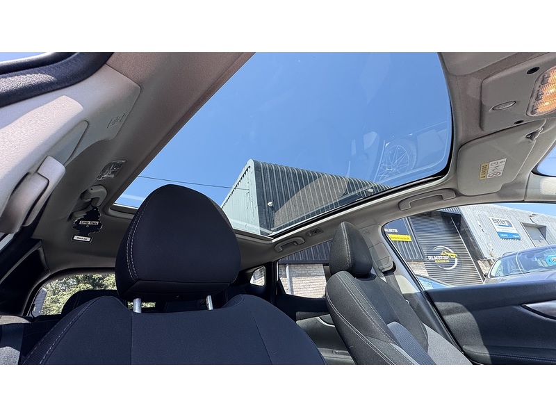 Nissan 1.5 dCi N-Connecta SUV 5dr Diesel Manual Euro 6 (s/s) (110 ps)
