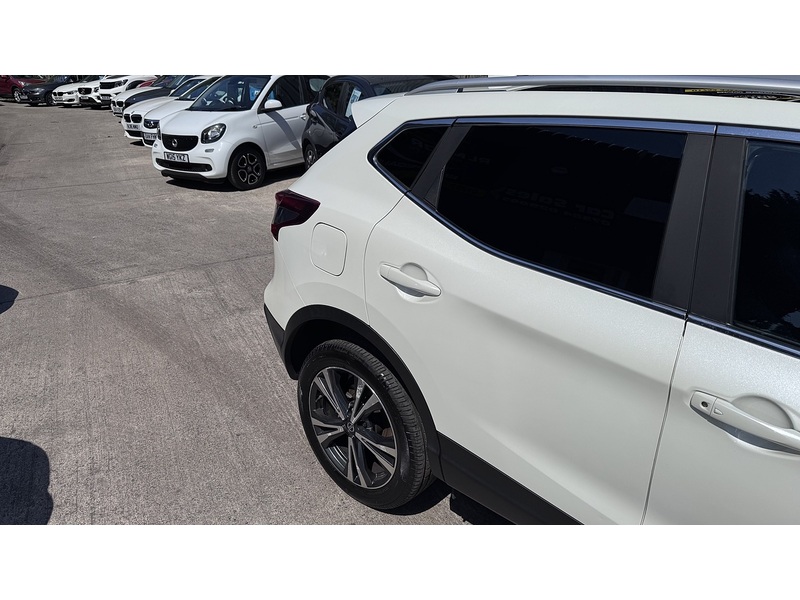 Nissan 1.5 dCi N-Connecta SUV 5dr Diesel Manual Euro 6 (s/s) (110 ps)