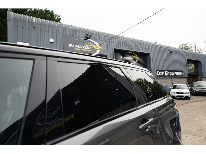 Land Rover 3.0 SD V6 HSE Dynamic SUV 5dr Diesel Auto 4WD Euro 6 (s/s) (306 ps)