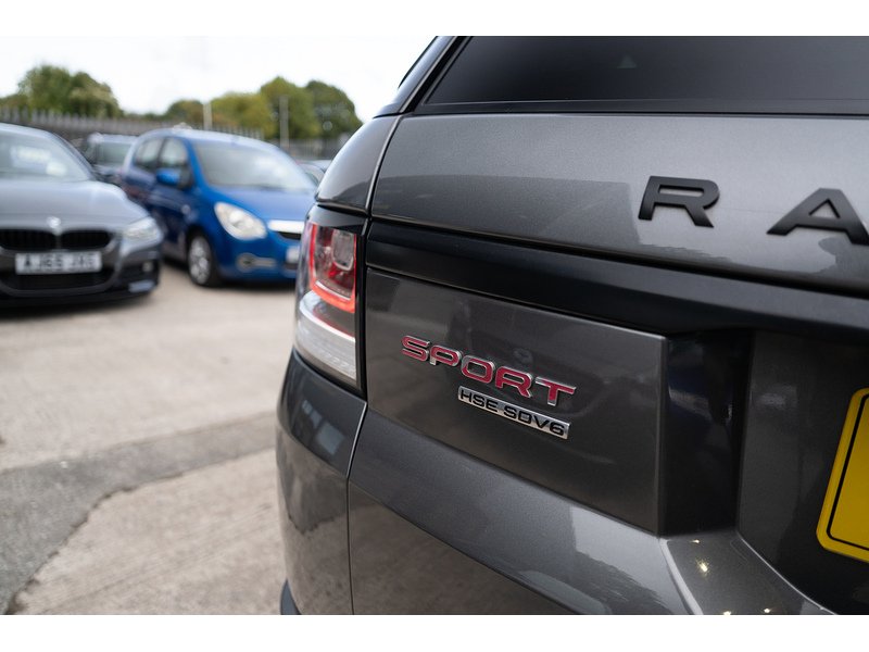 Land Rover 3.0 SD V6 HSE Dynamic SUV 5dr Diesel Auto 4WD Euro 6 (s/s) (306 ps)
