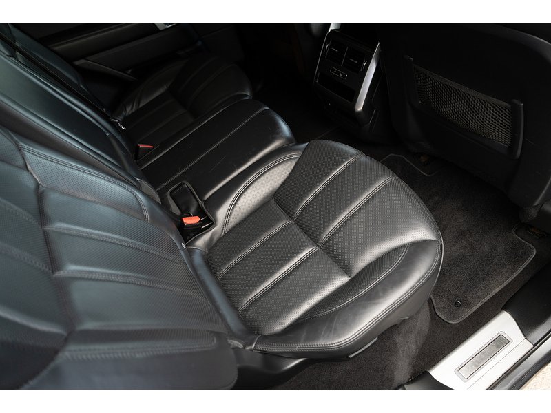 Land Rover 3.0 SD V6 HSE Dynamic SUV 5dr Diesel Auto 4WD Euro 6 (s/s) (306 ps)