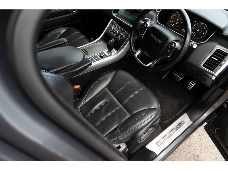 Land Rover 3.0 SD V6 HSE Dynamic SUV 5dr Diesel Auto 4WD Euro 6 (s/s) (306 ps)