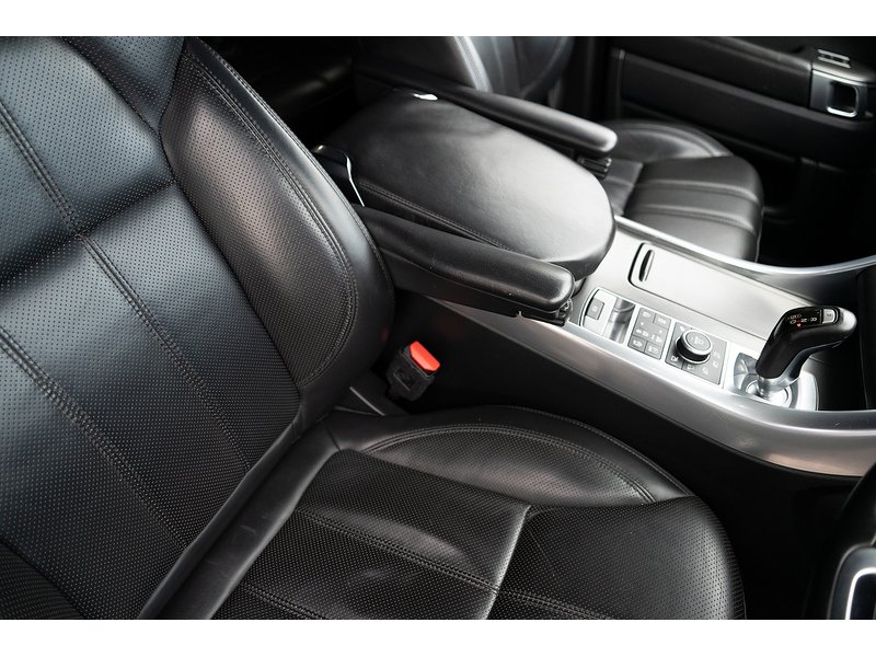 Land Rover 3.0 SD V6 HSE Dynamic SUV 5dr Diesel Auto 4WD Euro 6 (s/s) (306 ps)
