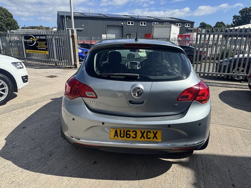 Vauxhall Energy Hatchback 1.6 Manual Petrol