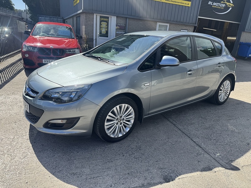 Vauxhall Energy Hatchback 1.6 Manual Petrol