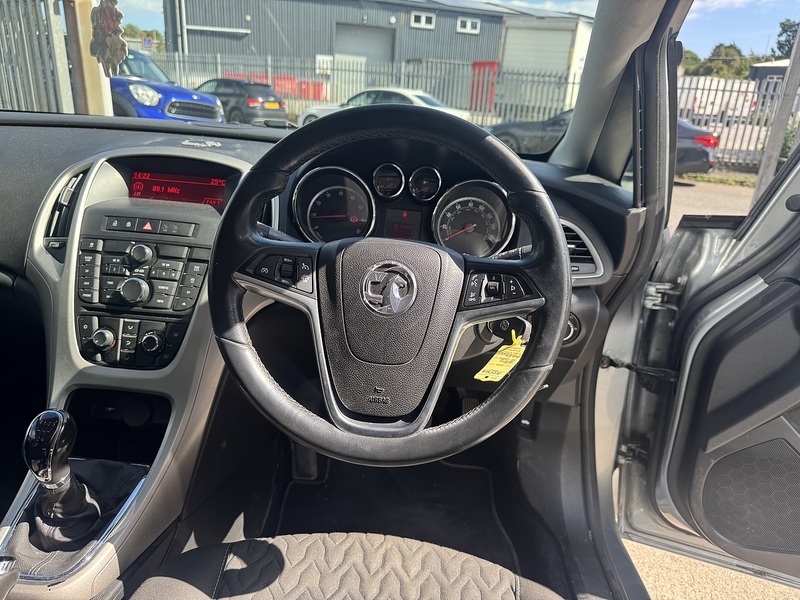 Vauxhall Energy Hatchback 1.6 Manual Petrol