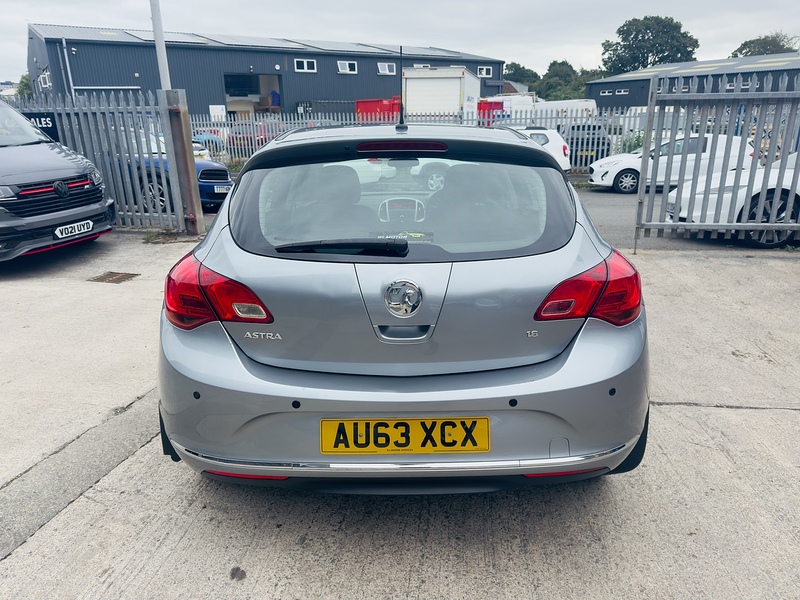 Vauxhall Energy Hatchback 1.6 Manual Petrol