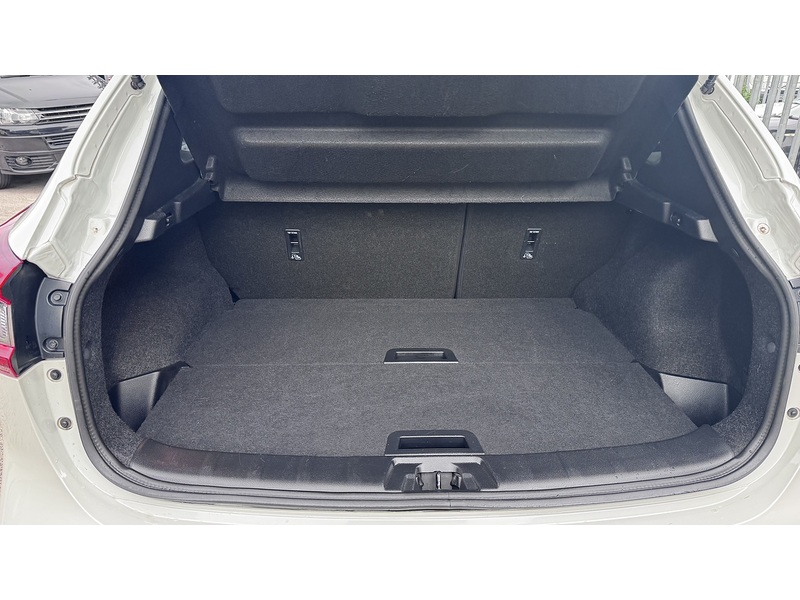 Nissan 1.6 dCi Tekna SUV 5dr Diesel XTRON Euro 6 (s/s) (130 ps)