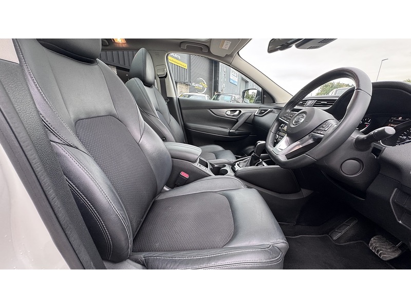 Nissan 1.6 dCi Tekna SUV 5dr Diesel XTRON Euro 6 (s/s) (130 ps)