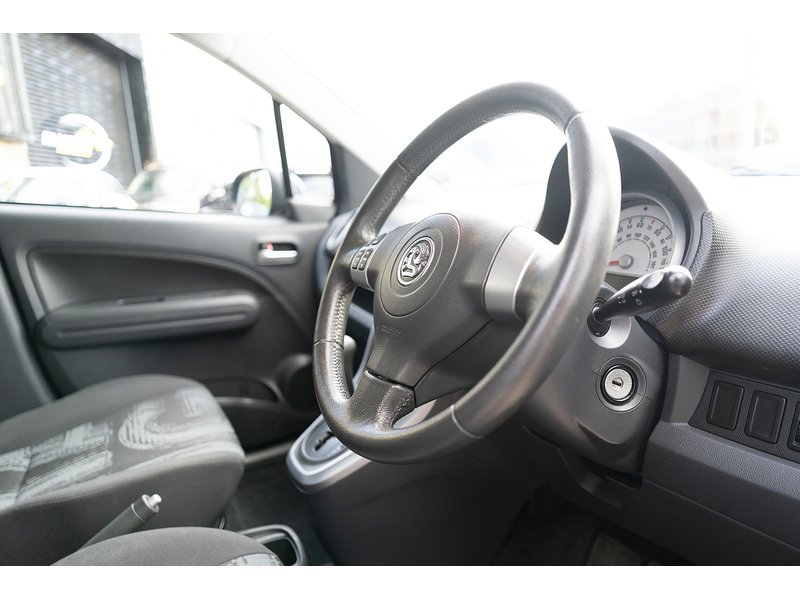 Vauxhall 1.2 VVT SE MPV 5dr Petrol Auto Euro 5 (94 ps)