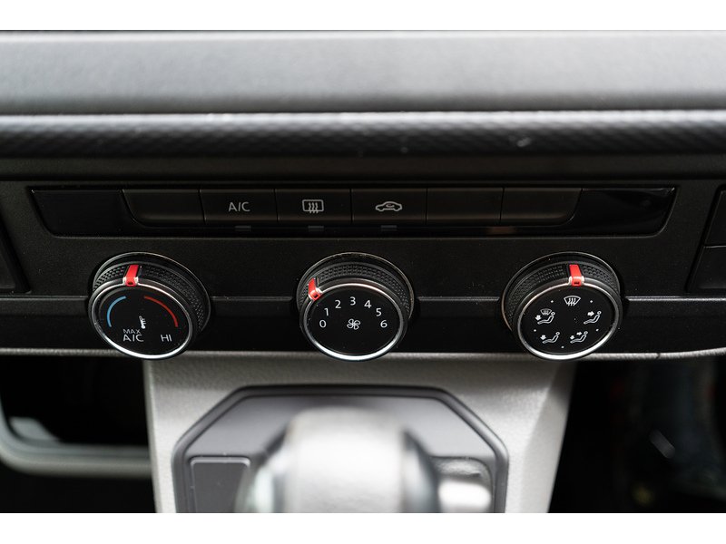 Volkswagen 2.0 TDI T32 Highline Kombi Double Cab 5dr Diesel DSG FWD SWB Euro 6 (s/s) (150 ps)
