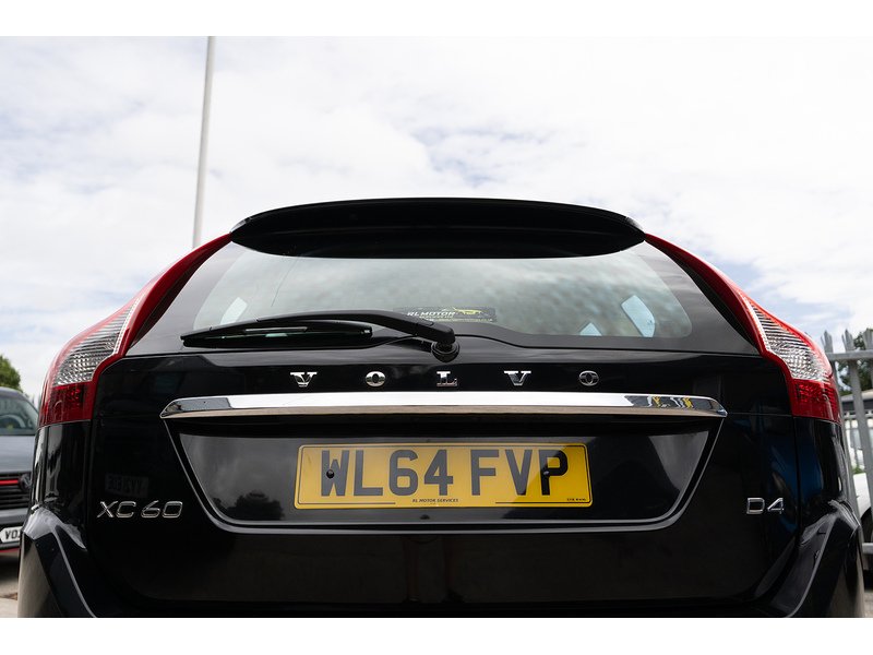 Volvo 2.0 D4 SE Lux Nav SUV 5dr Diesel Manual Euro 6 (s/s) (181 ps)